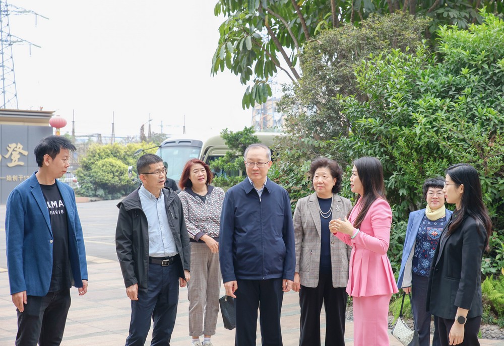 民建中央副主席李世杰、民建廣東省委會主委李心、民建肇慶市委會主委潘銳波一行高登調研工作